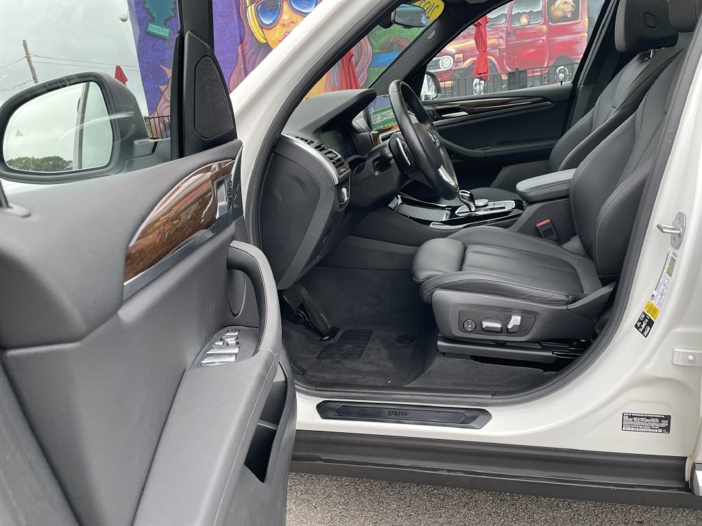 Used 2023 White BMW xDrive30i image 14