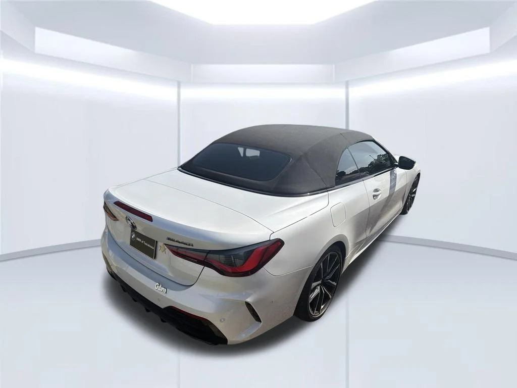 Used 2024 White BMW M440i image 3