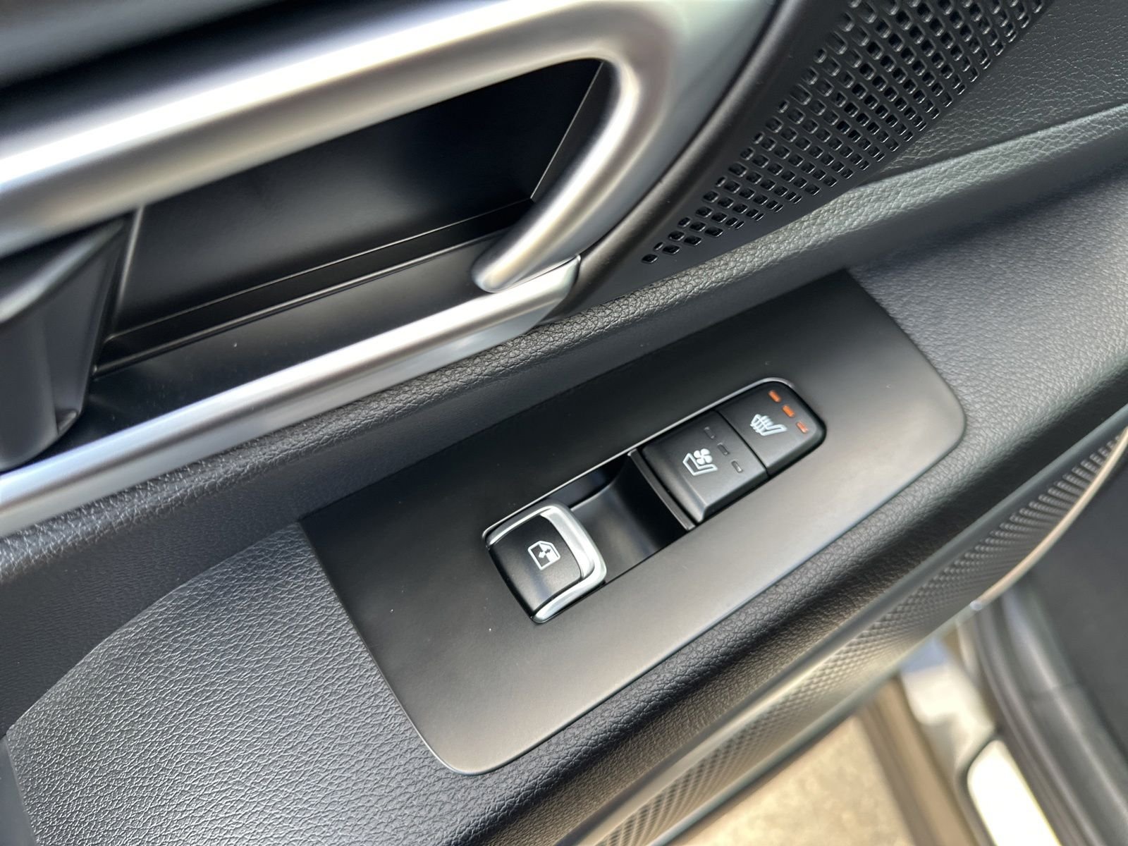 Used 2020 Green Kia SX image 30