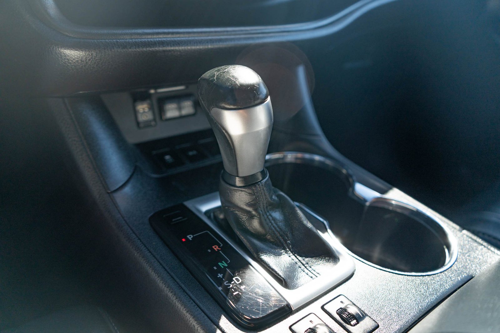 Certified Used 2018 Blizzard Pearl Toyota SE image 18