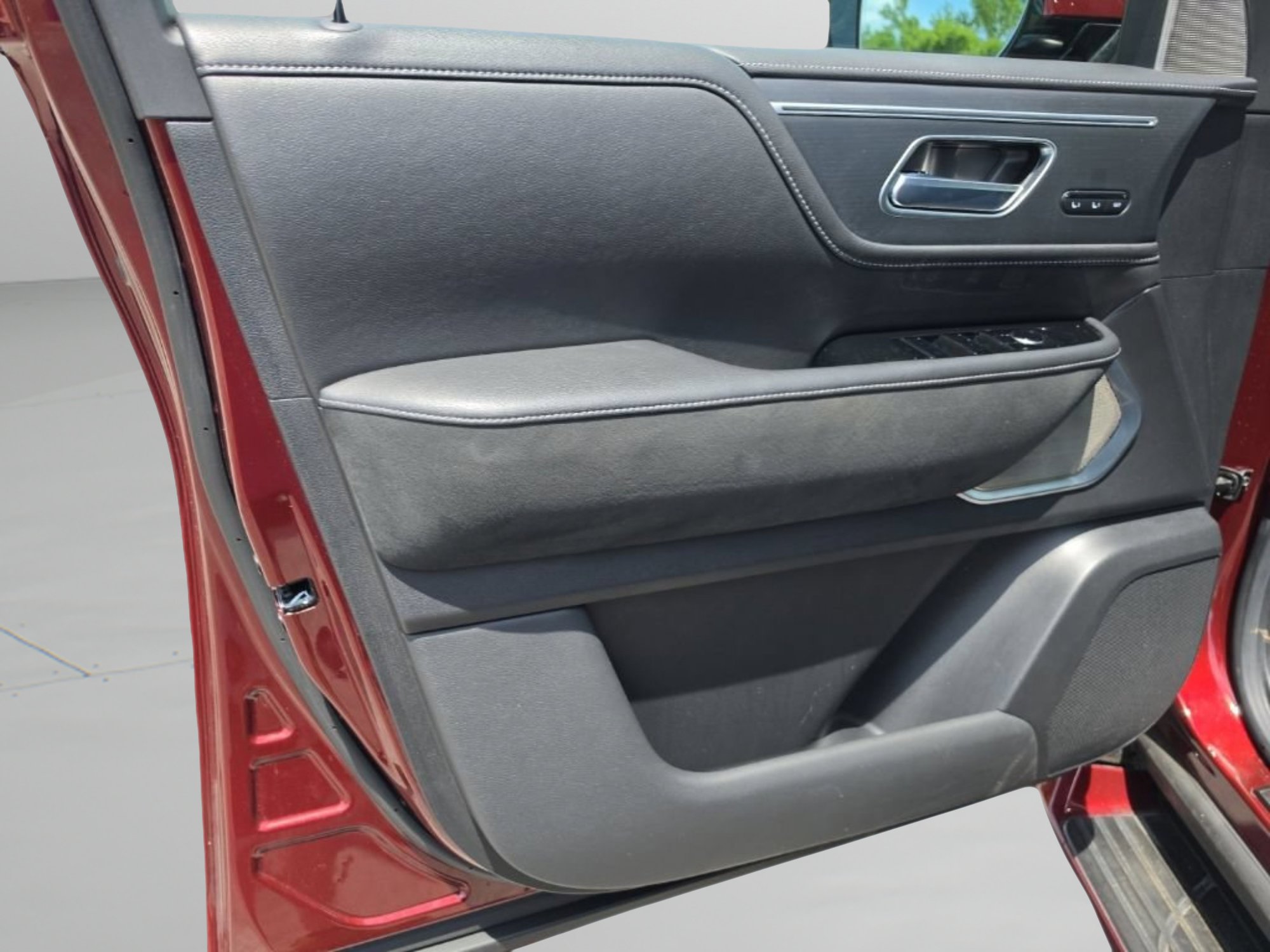 Used 2025 Coulis Red INFINITI SENSORY image 12