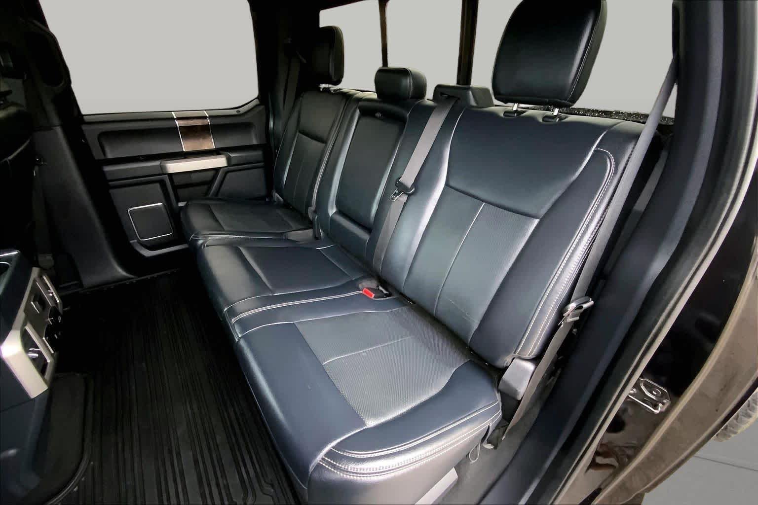 Used 2022 Agate Black Metallic Ford F-450 Pickup LARIAT image 19