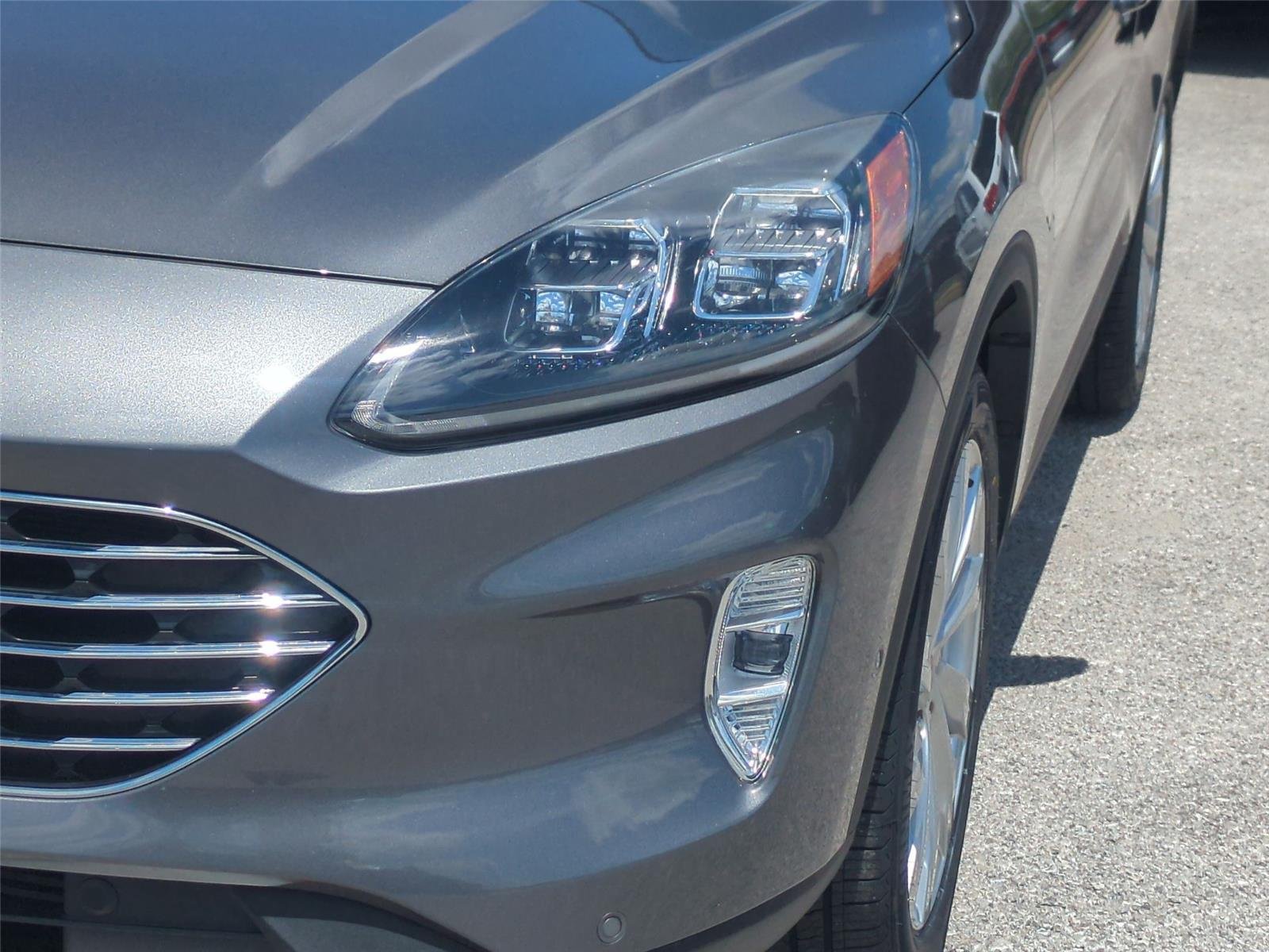 Used 2022 Carbonized Gray Metallic Ford Titanium image 9