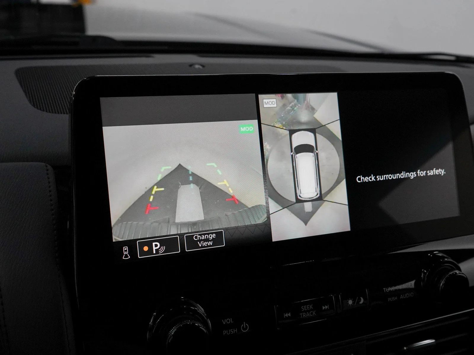 Used 2022  Nissan SL image 21