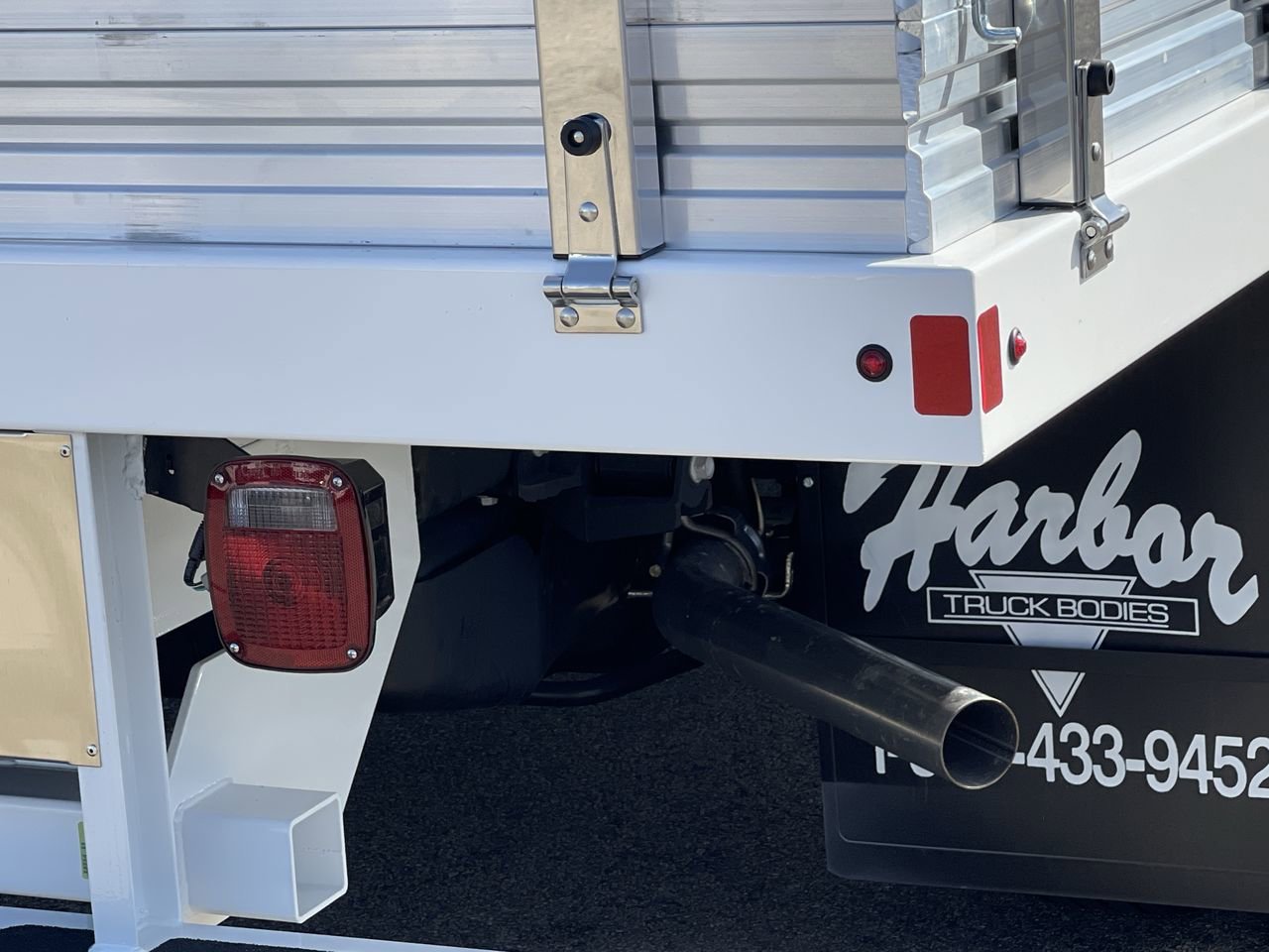 2025 Ford F-550 Super Duty Chassis Cab XL - Photo 9