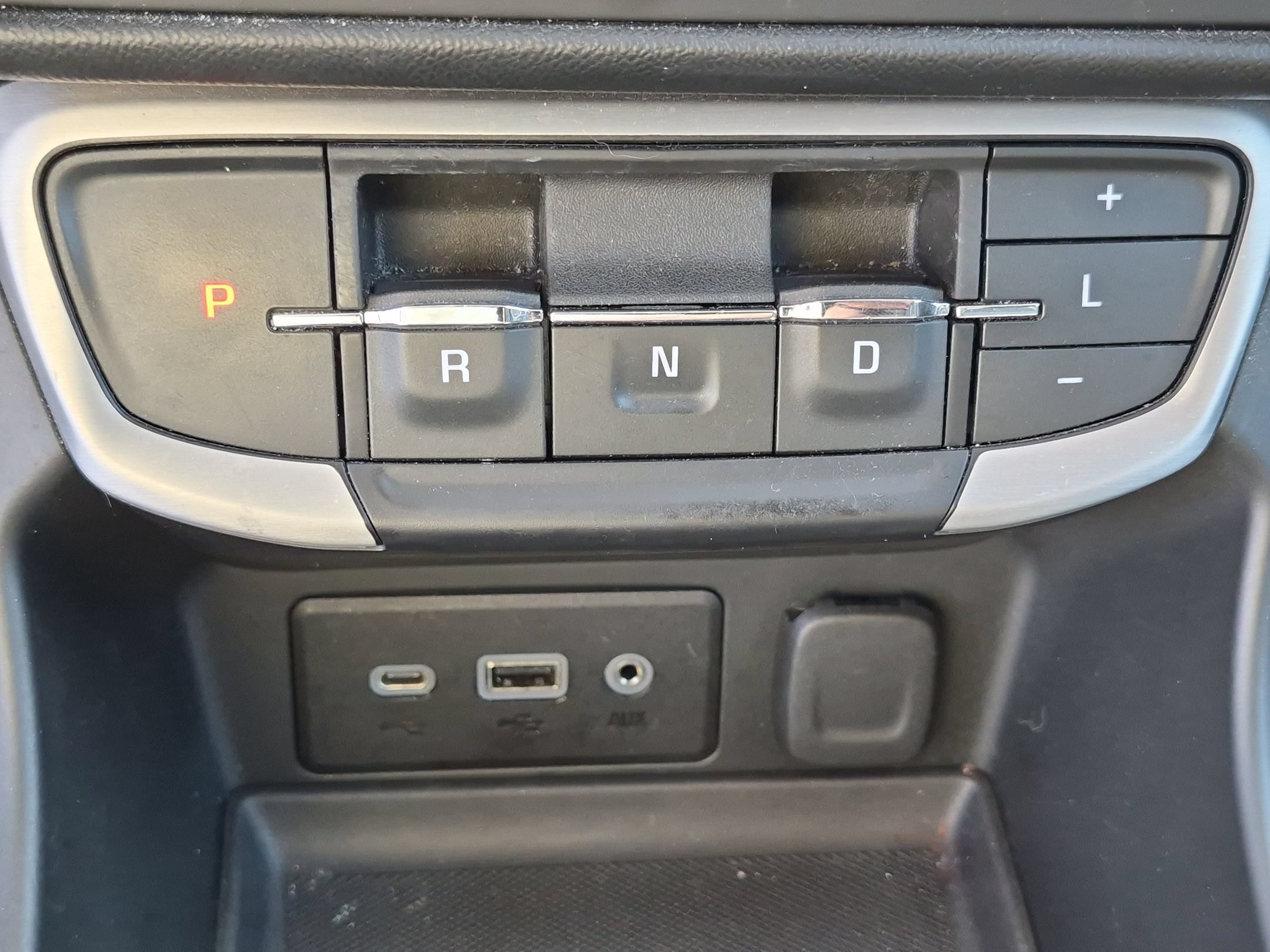 Used 2022 Summit White GMC SLE image 25