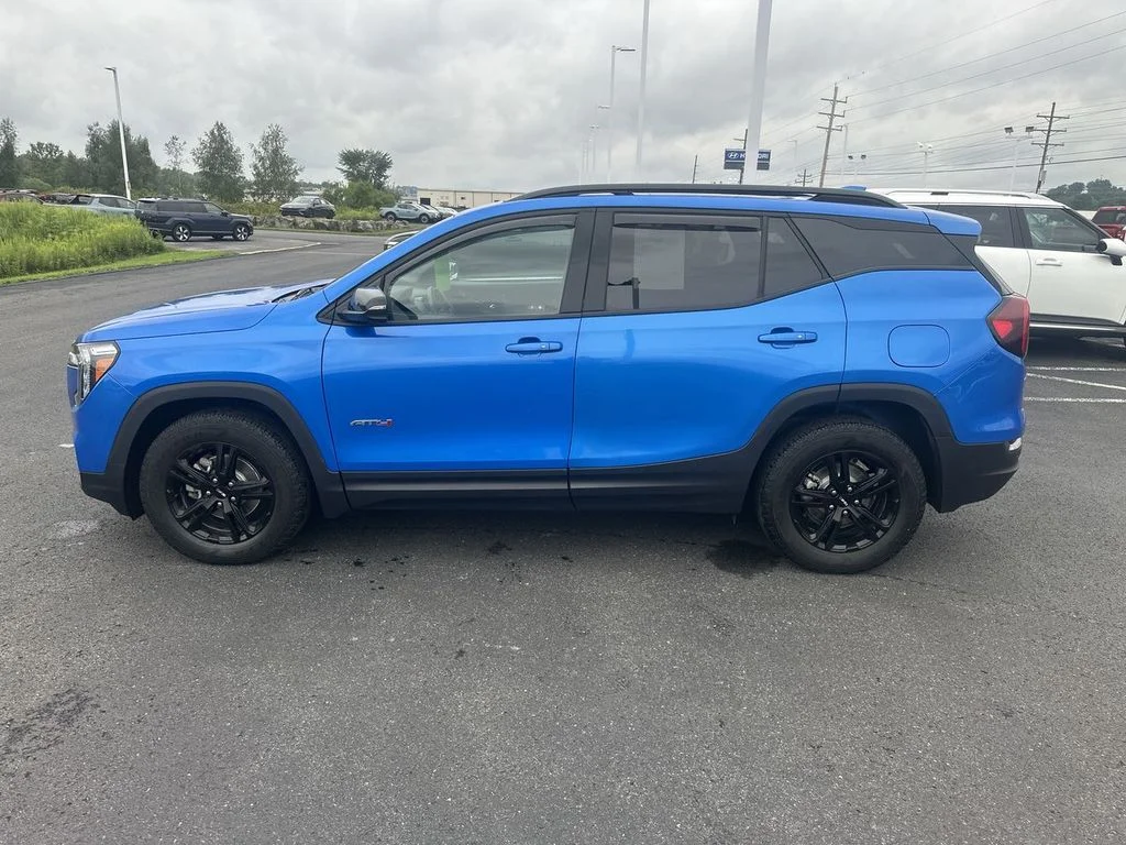 Used 2024 Blue GMC AT4 image 5