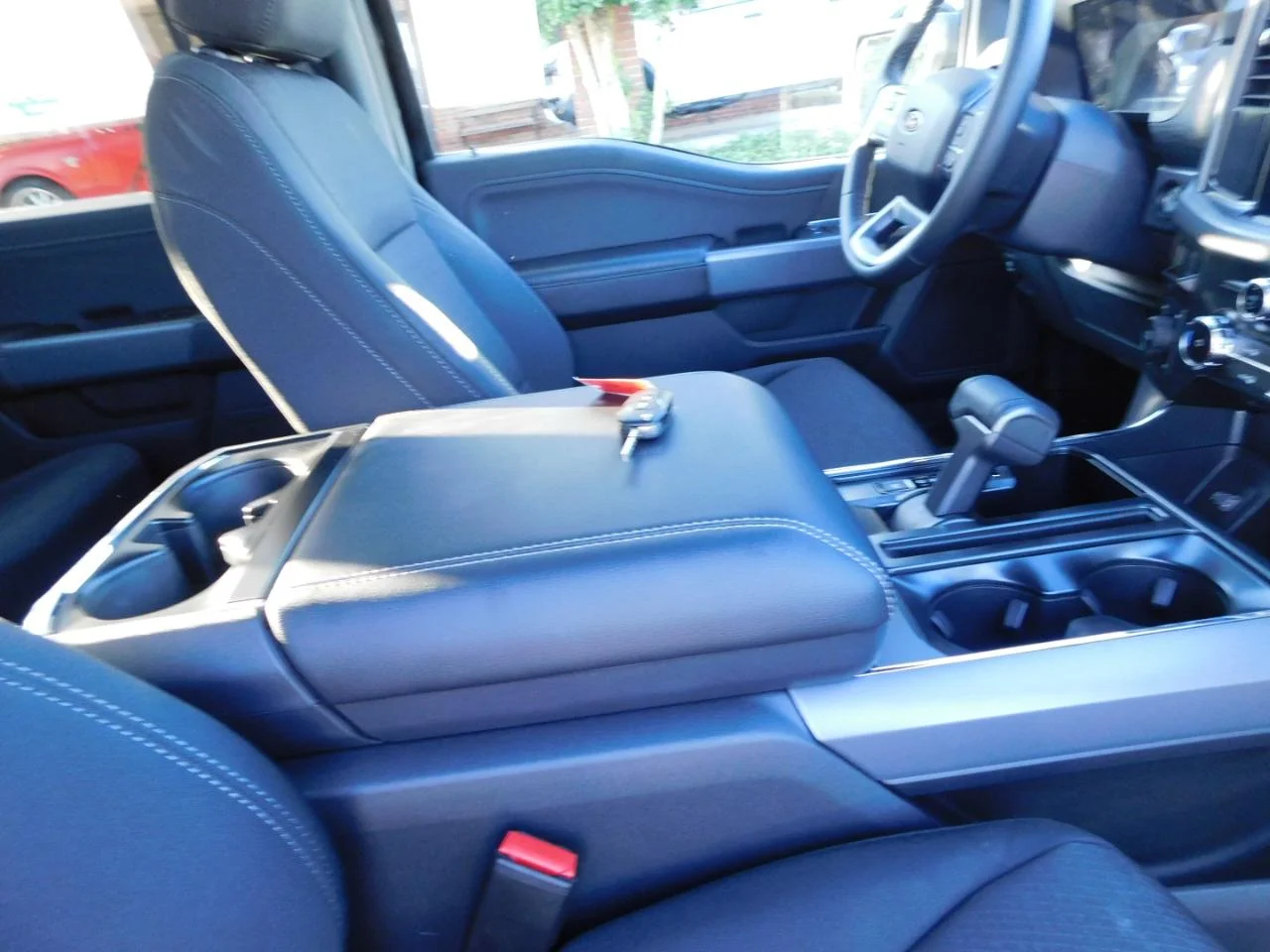 New 2026 Agate Black Metallic Ford XLT image 22