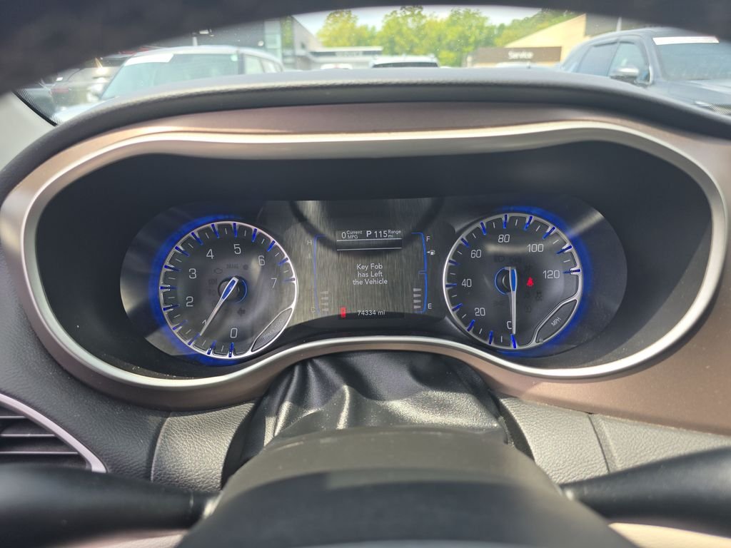 Used 2023 Black Chrysler LX image 17
