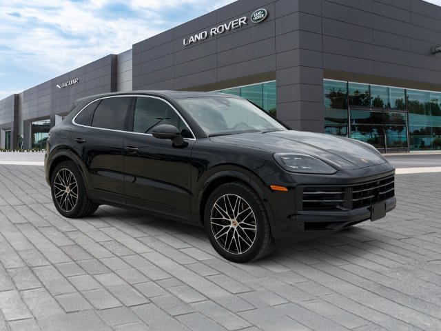 Used 2025  Porsche Base image 7