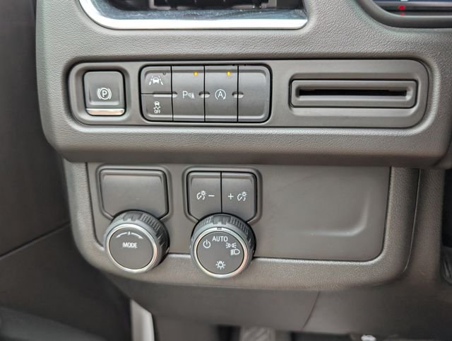 Used 2024 Summit White Chevrolet RST image 14