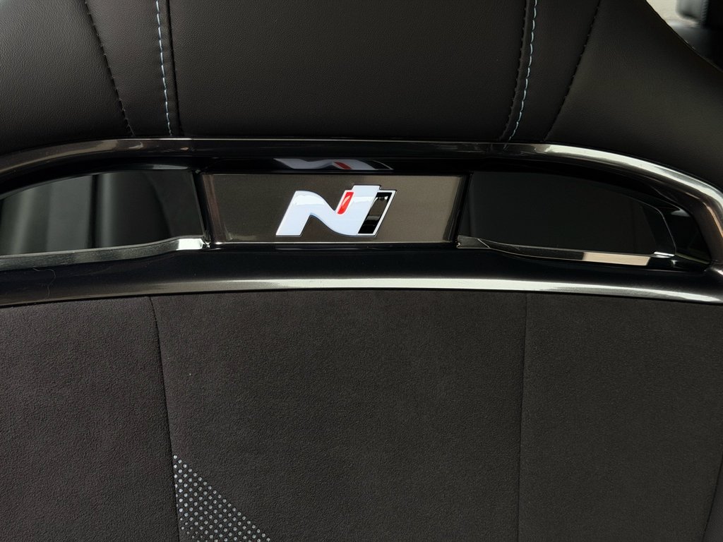 Used 2023 Onyx Black Hyundai Base image 23