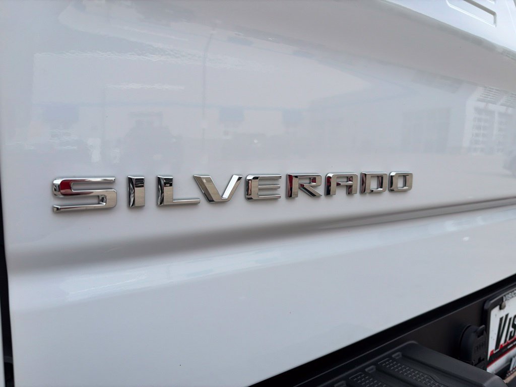 Used 2024 White Chevrolet Custom image 16