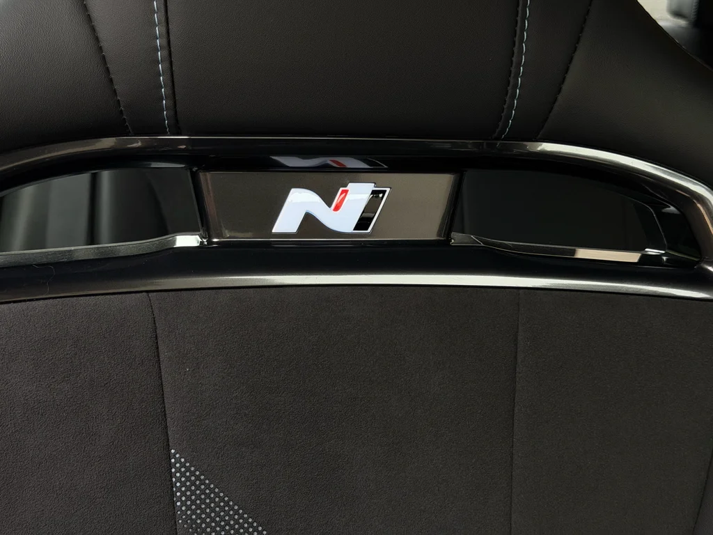 Used 2023 Onyx Black Hyundai Base image 23