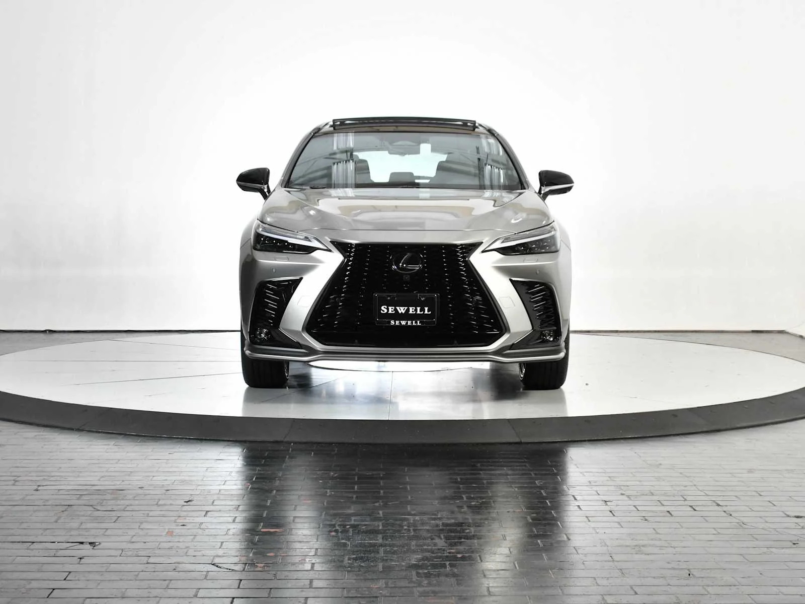 2026 Lexus NX PHEV 450h+ - Photo 10
