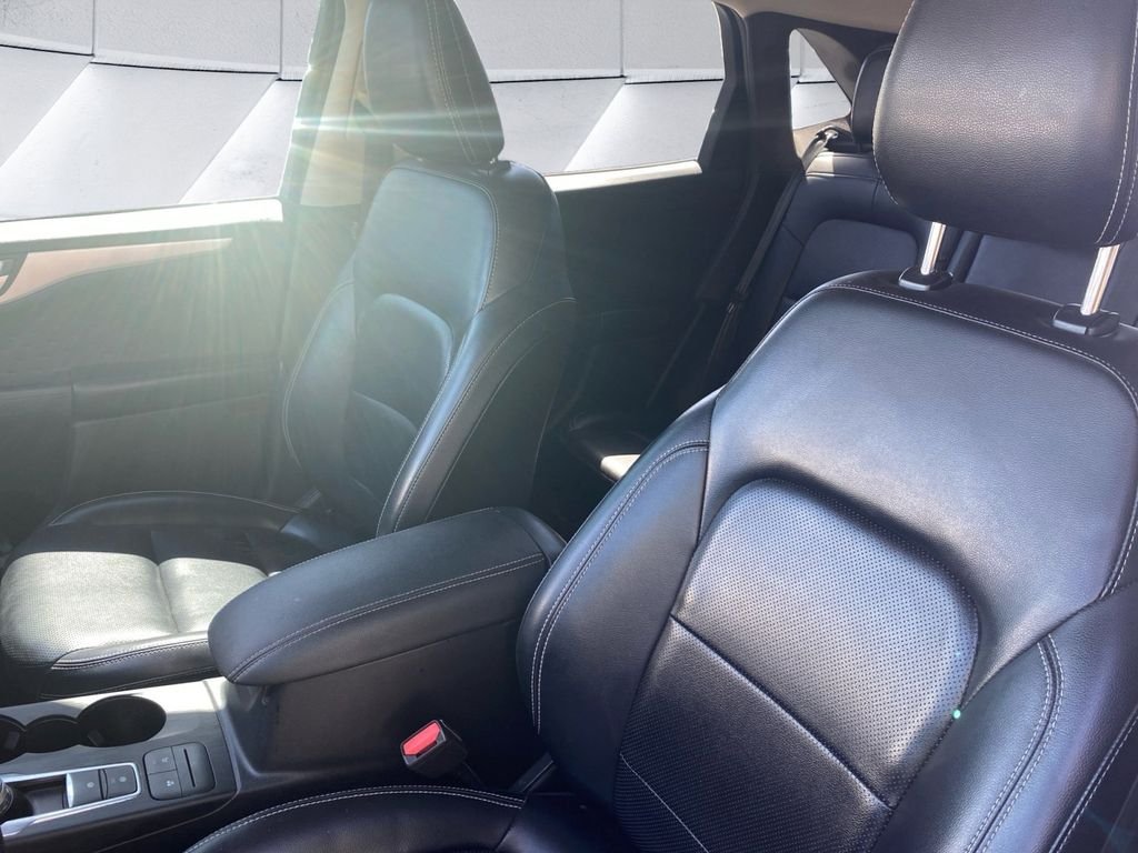 Used 2020 Blue Ford SEL image 8