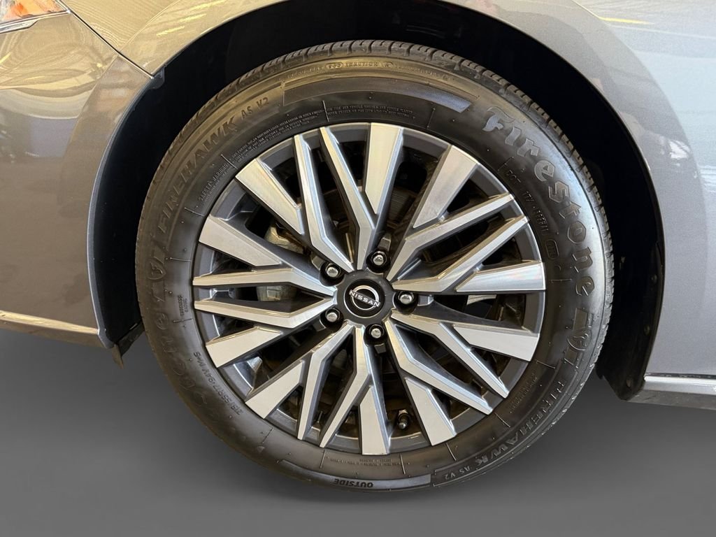 Used 2023 Gray Nissan 2.5 SV image 16