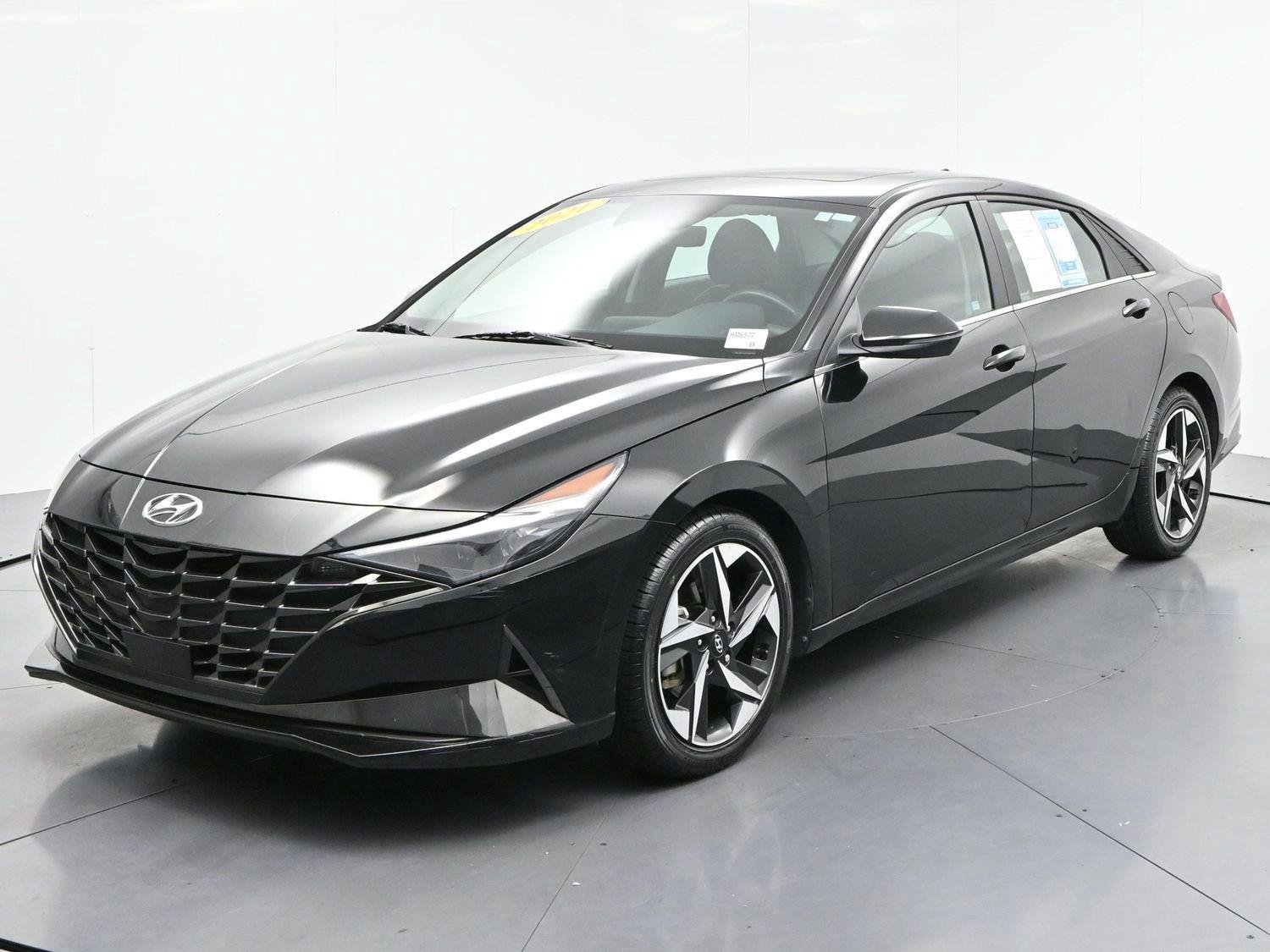 Used 2021 Phantom Black Hyundai Limited image 6