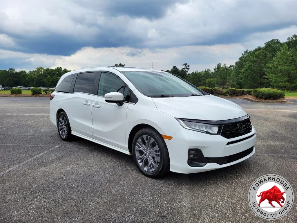 Used 2025 White Honda Touring image 8