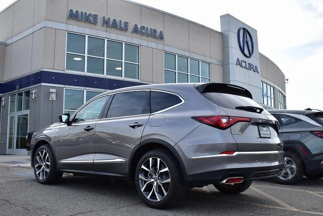 Used 2024 Liquid Carbon Metallic Acura Technology image 7