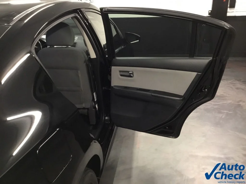 Used 2012 Black Nissan 2.0 SR image 33