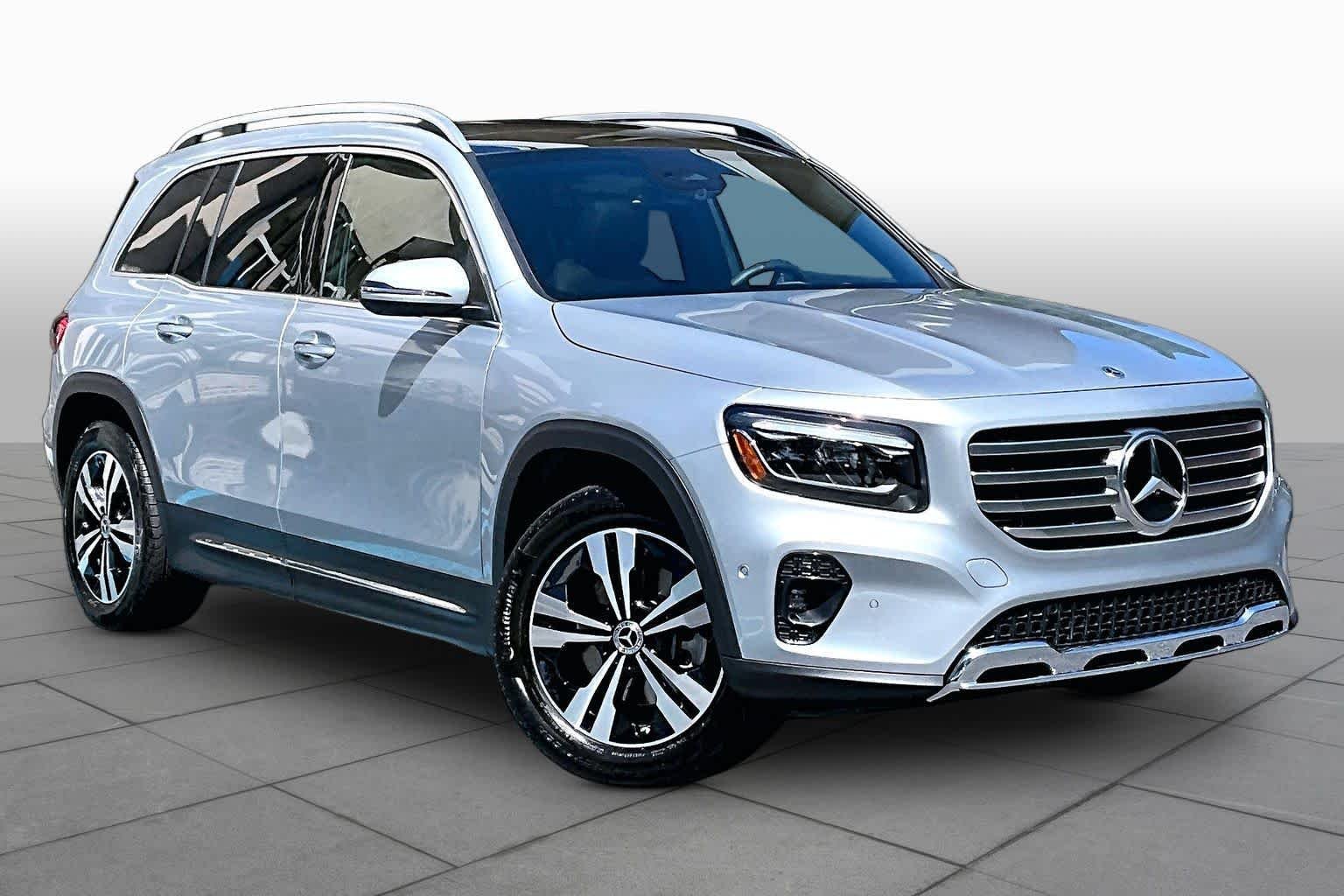 Used 2026 Cirrus Silver Metallic Mercedes-Benz GLB 250 image 3