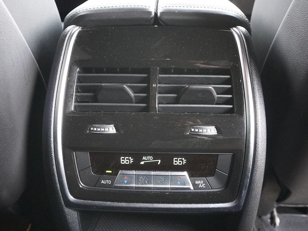 Used 2022 Black BMW xDrive40i image 58