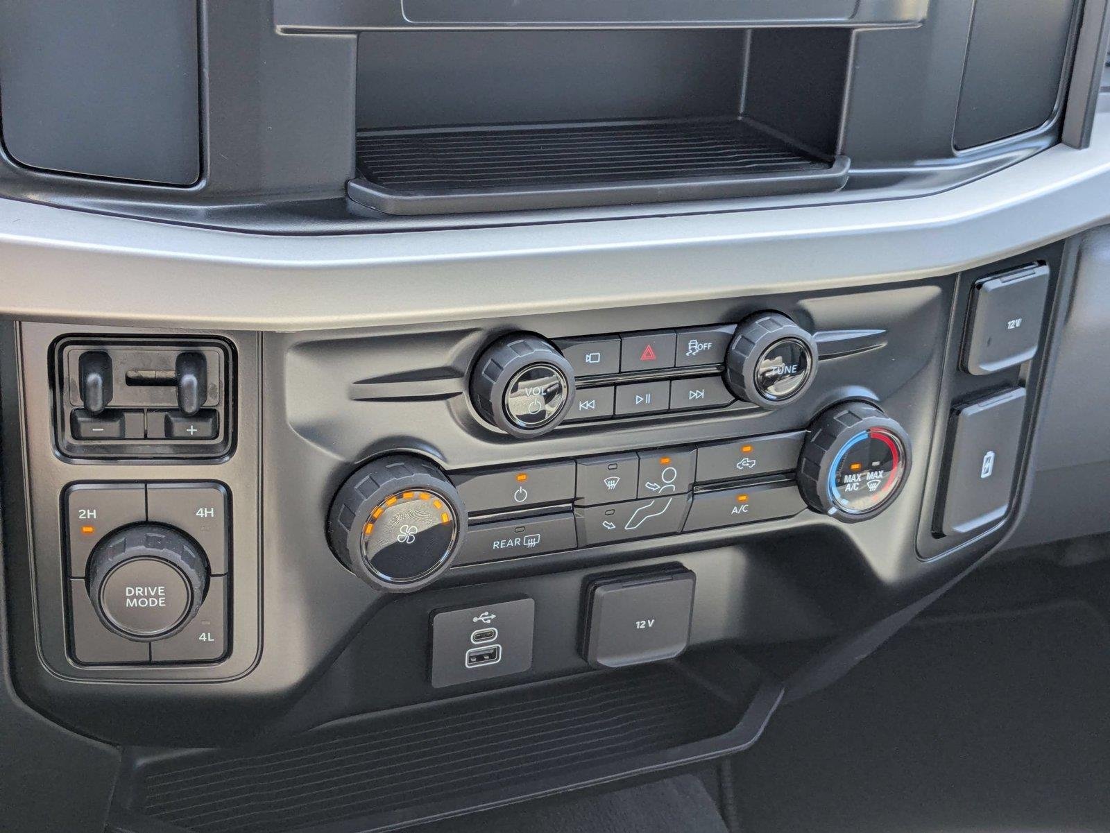 New 2026 Oxford White Ford F-350® XL image 21