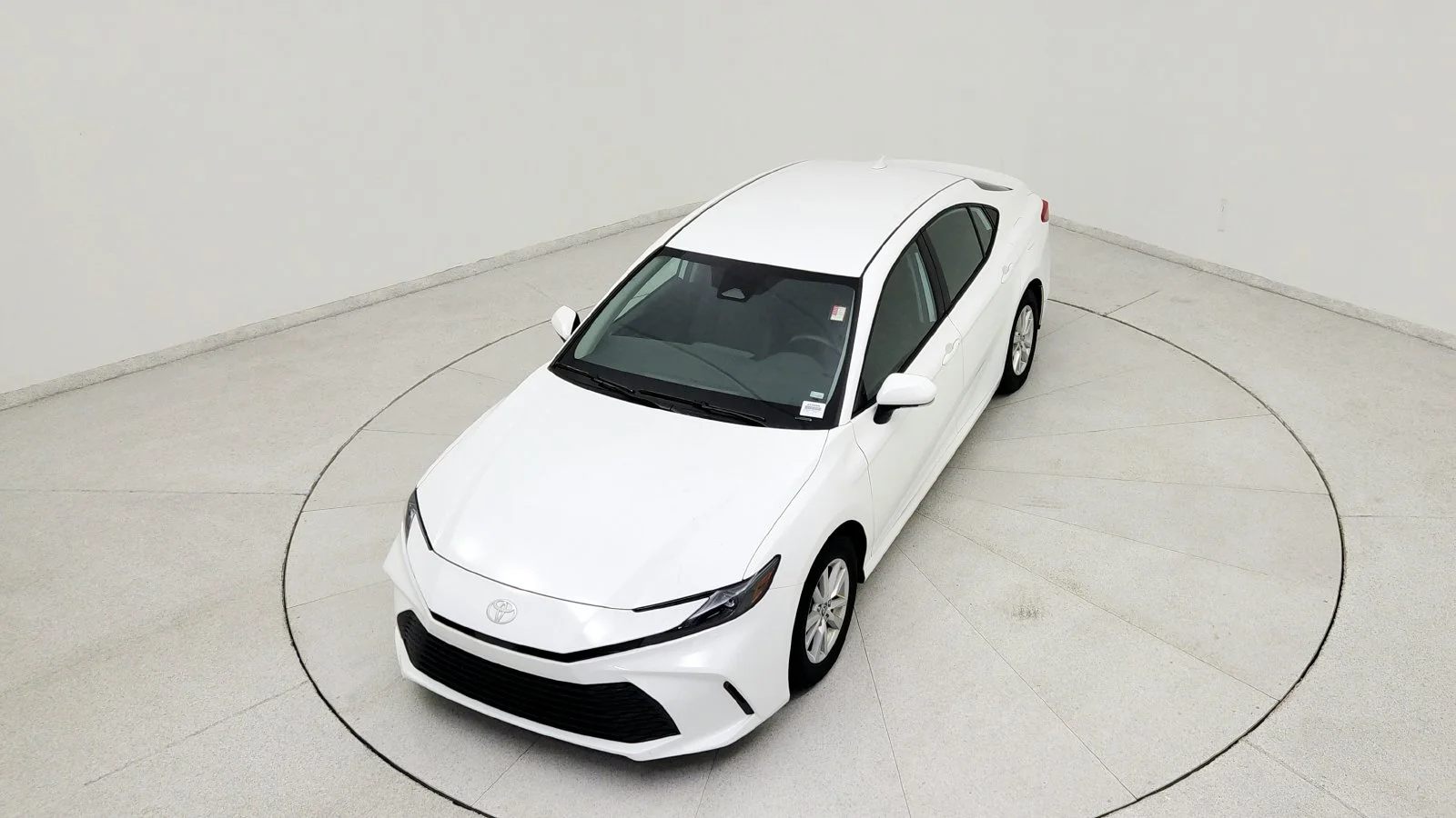 Used 2025 White Toyota LE image 16