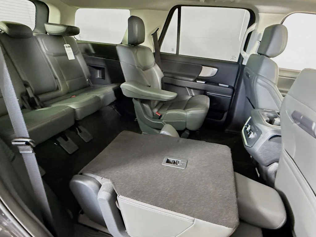 Used 2025 Dark Matter Gray Metallic Ford Active image 29