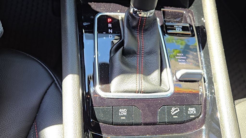 Used 2025 Red Hot Pearlcoat Jeep Trailhawk image 18