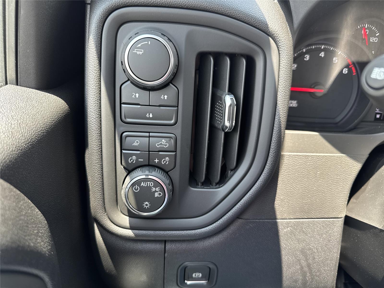 2026 Chevrolet Silverado 2500 HD Custom - Photo 31