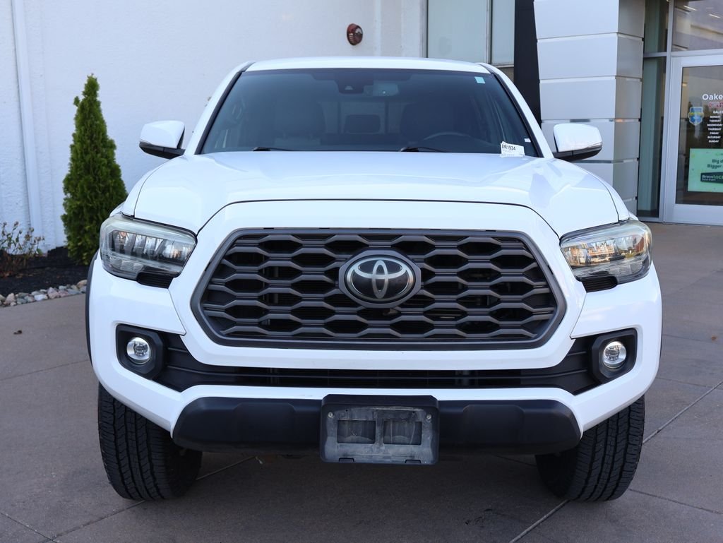 Used 2020 Toyota Tacoma TRD Off Road with VIN 3TMCZ5AN2LM288888 for sale in Kansas City