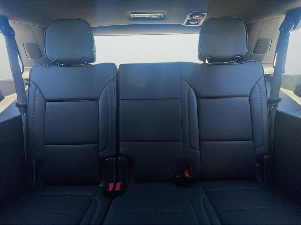 Used 2023 Silver GMC Denali image 29
