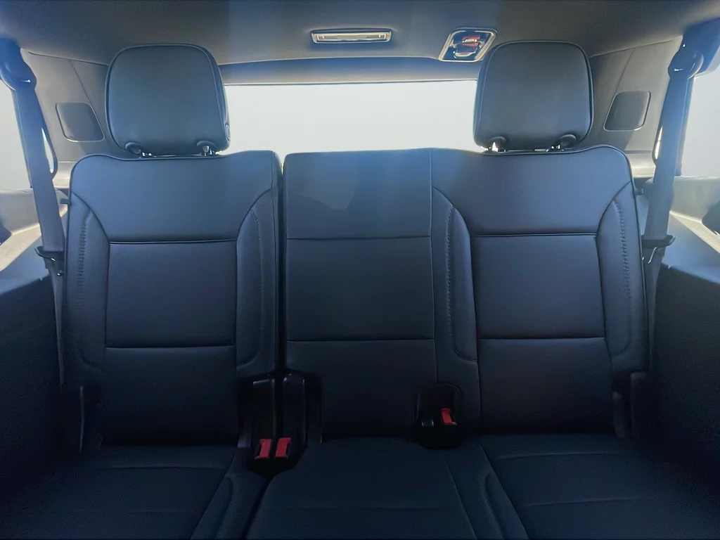 Used 2023 Silver GMC Denali image 29