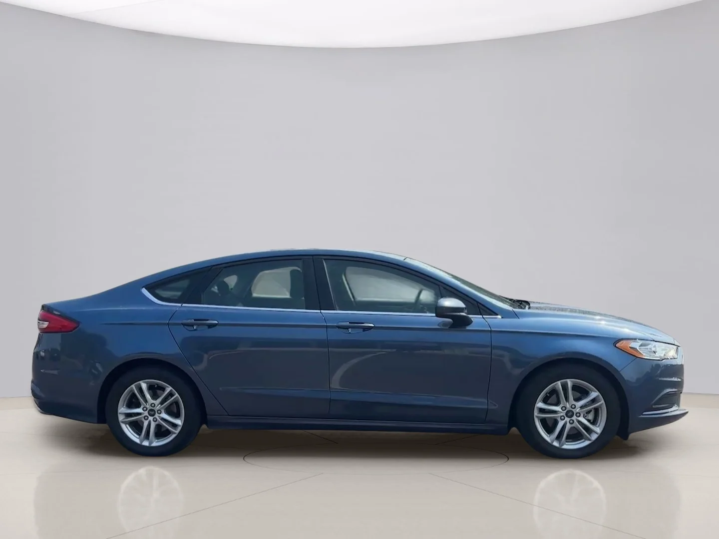 Used 2018 Blue Ford SE image 6