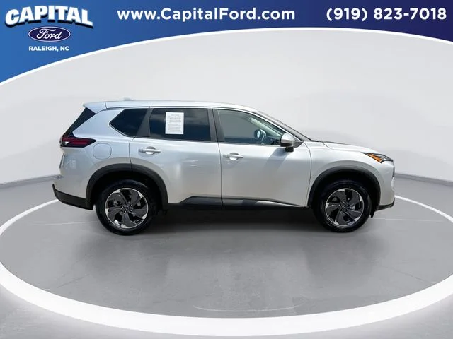 Used 2025 Silver Nissan SV image 9