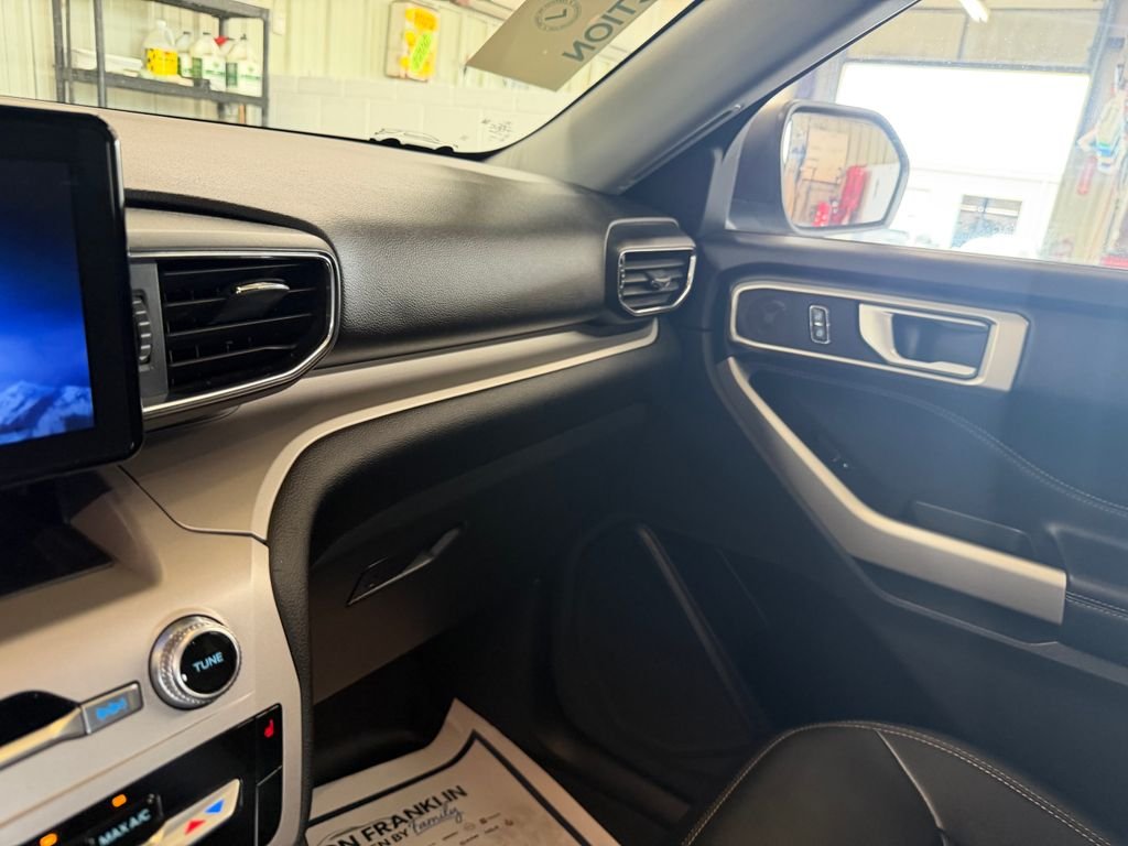 Used 2023 Gray Ford XLT image 16