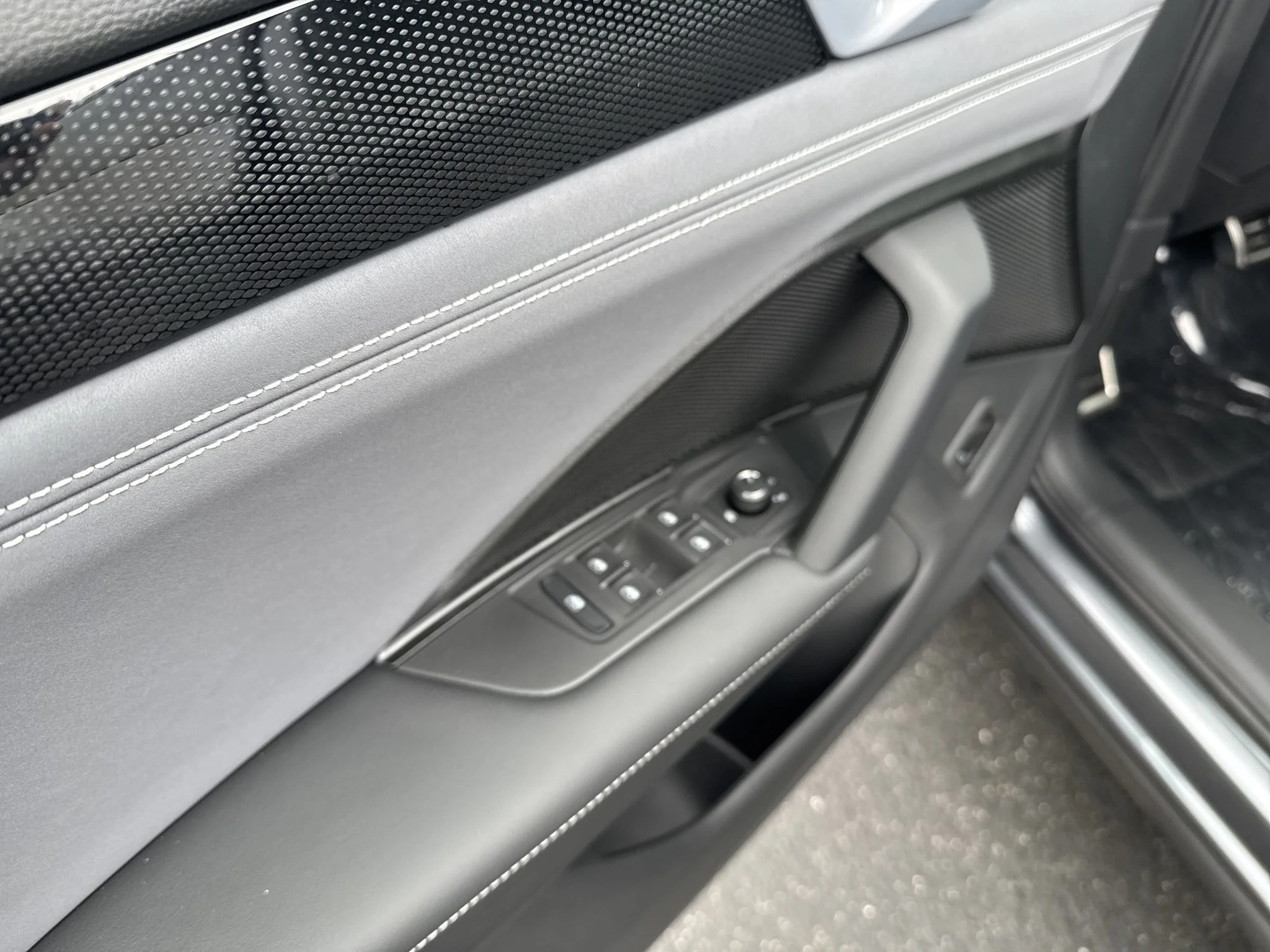 New 2026 Platinum Gray Metallic Volkswagen SE R-Line Black image 13