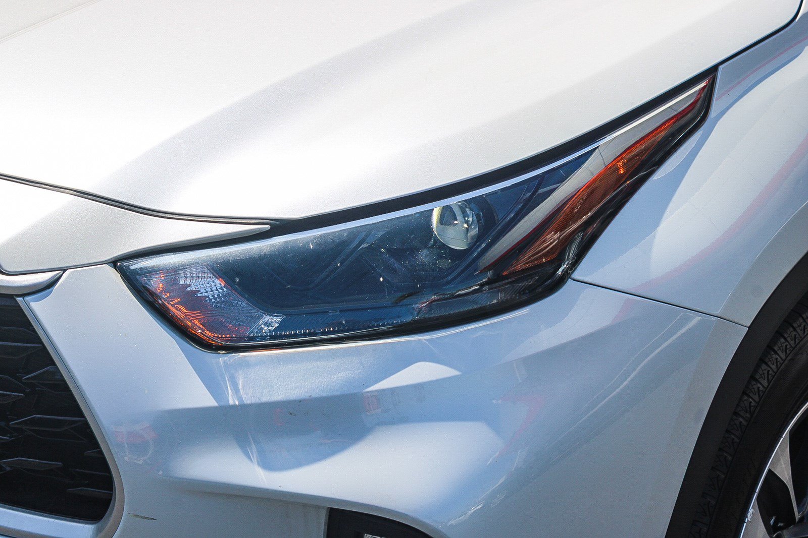 Used 2022 Wind Chill Pearl Toyota XLE image 4