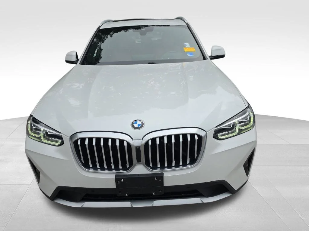 Used 2022 White BMW xDrive30i image 9