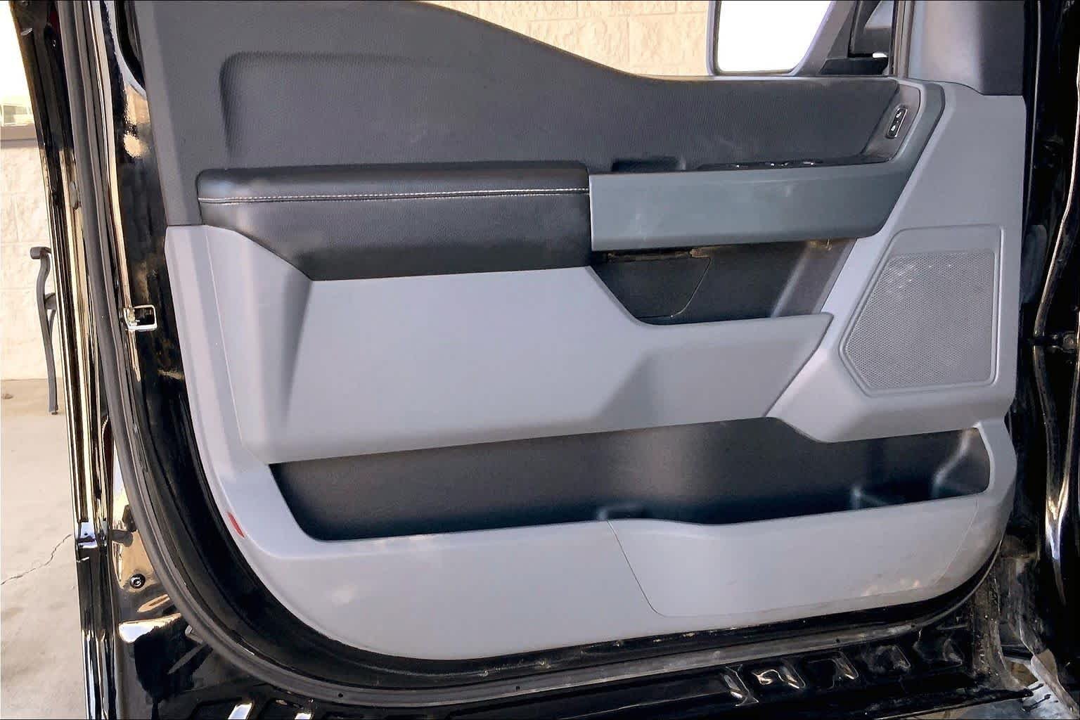 Used 2022 Agate Black Metallic Ford XLT image 42