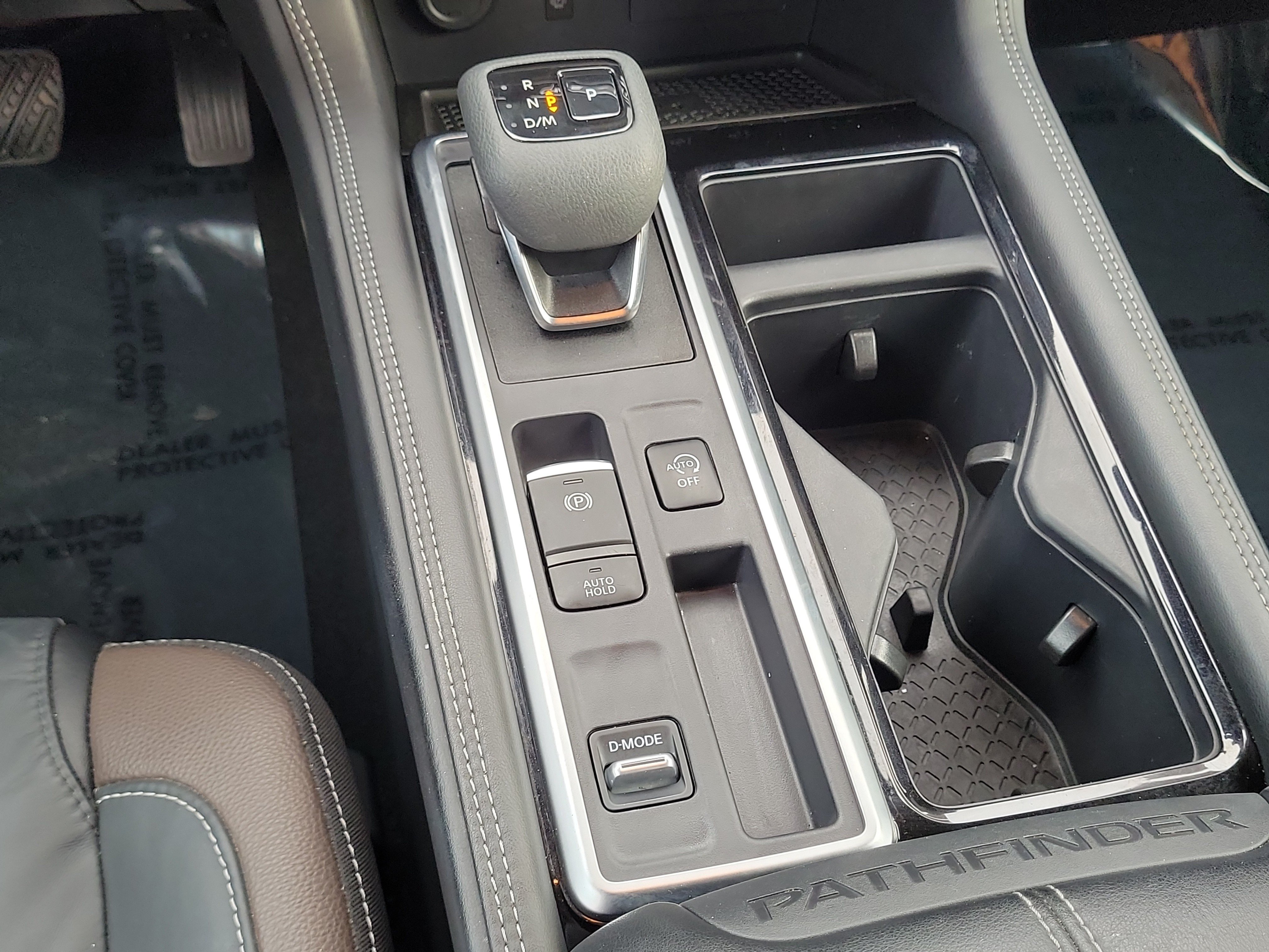 Used 2024 Obsidian Green Pearl Nissan Platinum image 21