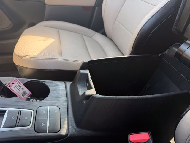 Used 2020 Magnetic Ford Titanium image 23