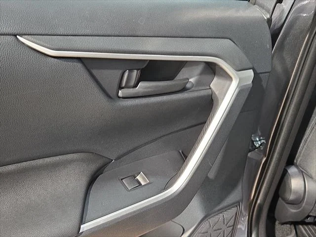 Certified Used 2025 MAGNETIC GRAY MET. Toyota  image 33