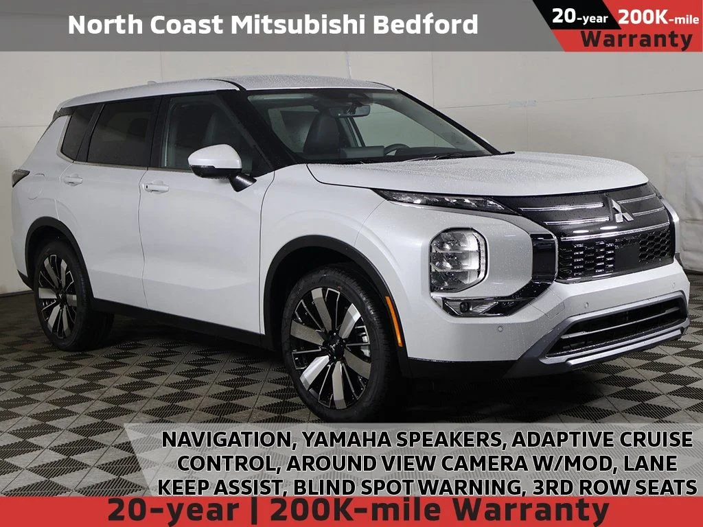 2026 Mitsubishi Outlander SE FWD's photo
