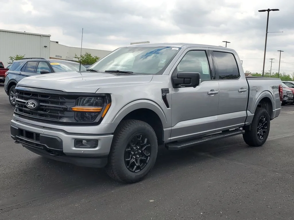 New 2026 Iconic Silver Metallic Ford XLT image 2