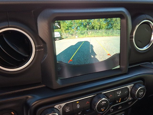 Used 2022 Green Jeep Overland image 18