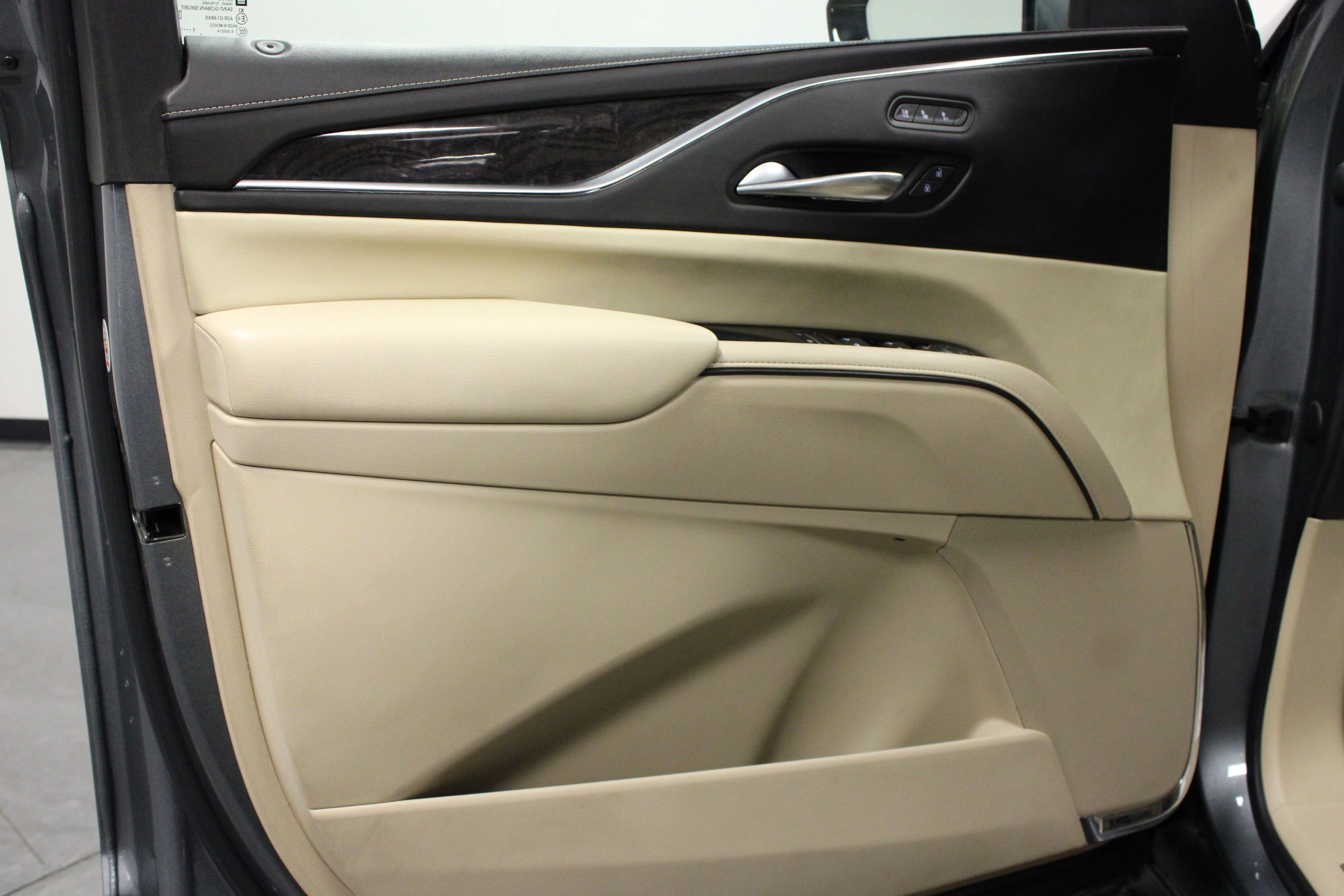 Used 2021 Satin Steel Metallic Cadillac Premium Luxury image 11