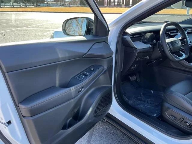 2026 Jeep Cherokee Limited - Photo 16